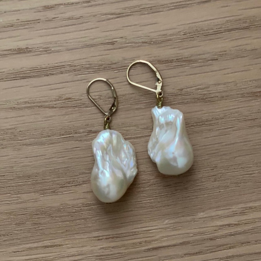 Natural pearl earrings
